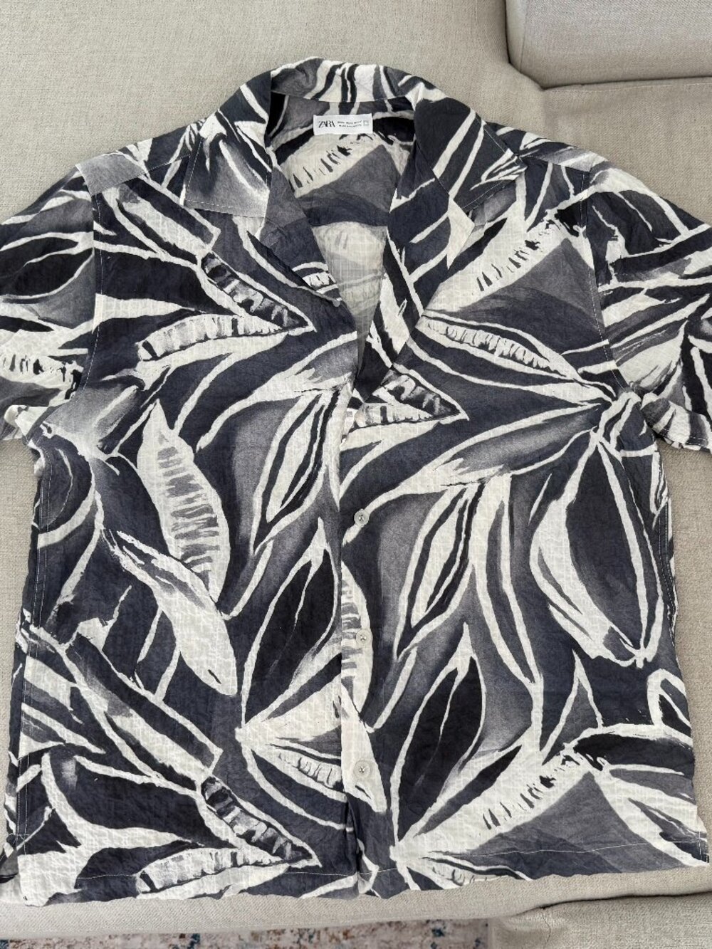 Zara men's Seersucker leaf print Shirt